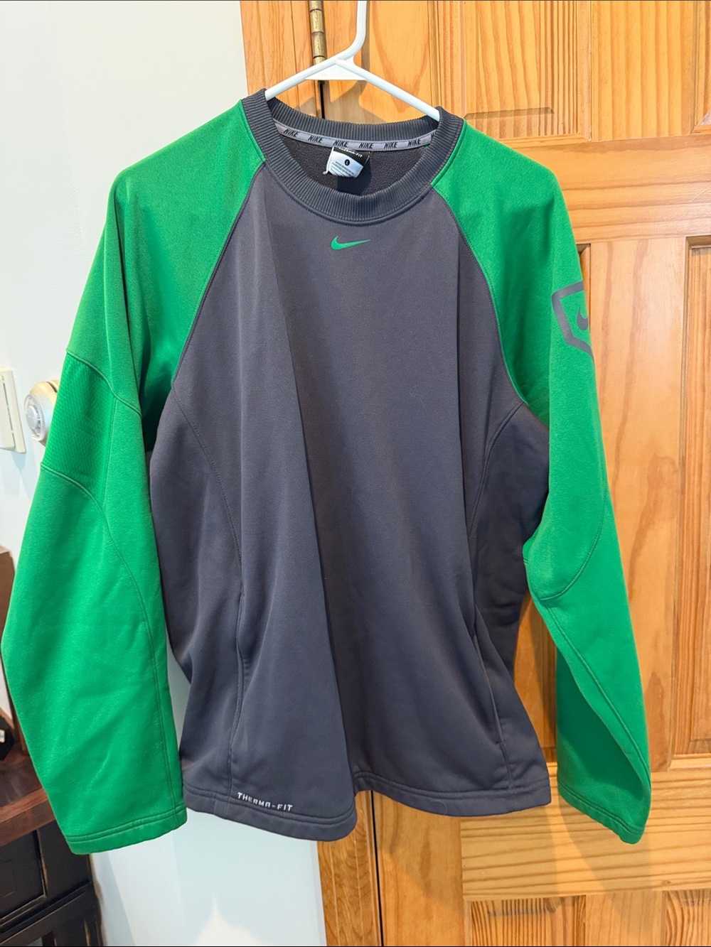 Nike Gray and Green Therma-FIT Raglan Crewneck